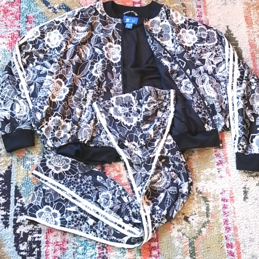 FARM × ADIDAS Florido Batwing Battenberg Lace B & W SUPERSTAR Cape  Leggings SET - Picture 4 of 16